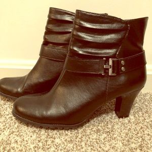 High heel ankle booties